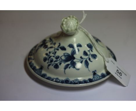 Worcester blue & white painted "Mansfield" pattern sucrier lid, circa 1770, slight chipping/fritting to finial