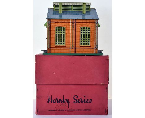 Hornby Series 0 gauge boxed No.1 Engine Shed, tin printed in various colours, hinged doors to either end, generally very good
