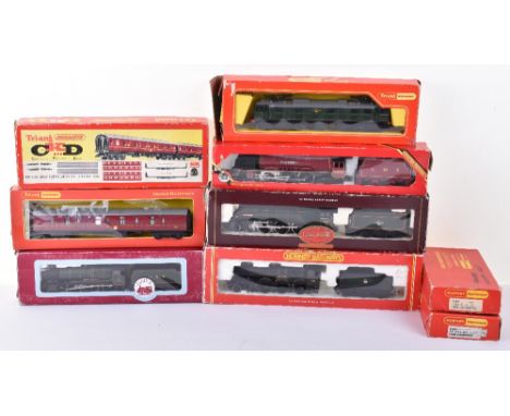 Boxed Hornby Railways and Tri-Hornby locomotives and coaches, Top Link R286 BR 4-6-2 class A4 locomotive and tender ‘Wild Swa