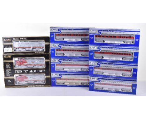 Boxed 0 gauge 3-rail K-Line Santa Fe Diesel locomotives and coaches, twin ‘A’ Alco powered and Dummy unit 2126 and 2128, Alco