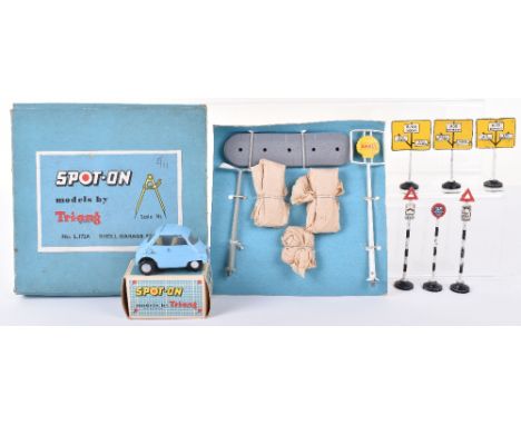Triang Spot-On Shell Garage Set, L.172A three petrol pumps, light and sign, in original mint boxed condition, plus No 118 B.M