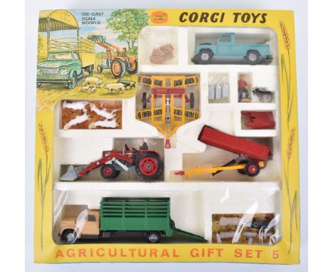 Corgi Toys Agriculture Gift Set No.5. 484 livestock transporter and pigs, 438 land Rover, 62 Ford tipper trailer, 69 Massey F