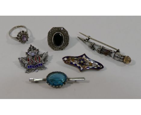 A 60th Battallion (Canadian Expeditionary Forces 1915-1917) silver and enamel sweetheart brooch, a silver and agate set Scott