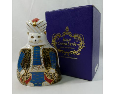 A Royal Crown Derby 'Persian' cat, from the Royal Cat range, dated 1992, 15.5cm high, boxed   CONDITION REPORT:  If you requi