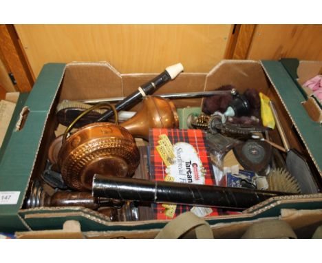A BOX OF ASSORTED VINTAGE ITEMS