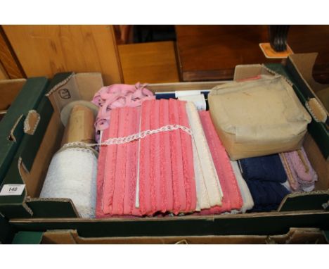 A BOX OF ASSORTED VINTAGE SEWING ITEMS