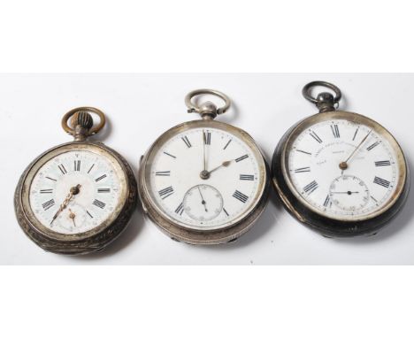 A collection of three antique gentleman's pockets watch to include a late 19th century silvered cased open faced pocket with 