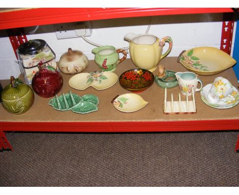 Collectable ceramics, including Sylvac condiment pots, Carlton Ware dishes and Royal Albert 'Daffodil' teacup and saucer 