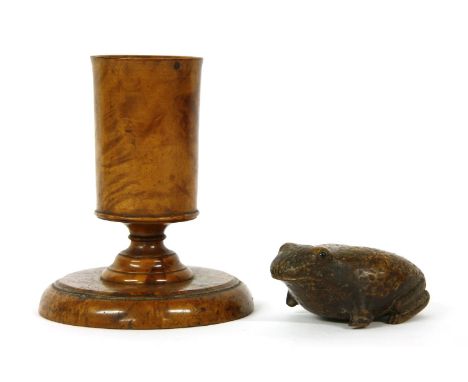 A small carved snuff box,in the form of a toad, together witha turned wooden cup (2)