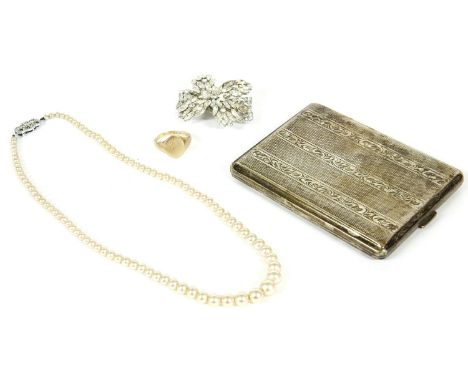 A collection of costume jewellery, to include a 9ct gold signet ring, a Continental silver cigarette case marked 900, gilt me