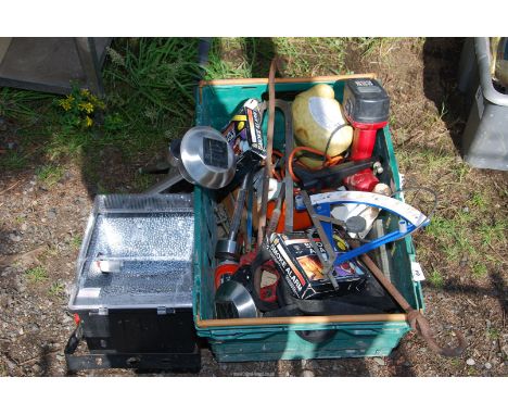 Large outdoor halogen light solar, garden lights, drills, hand saws, etc.