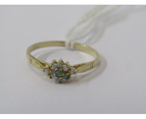 9CT YELLOW GOLD OPAL CLUSTER RING, size N 