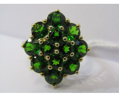 9ct YELLOW GOLD GREEN STONE POSSIBLY TSAVORITE CLUSTER RING, size P 