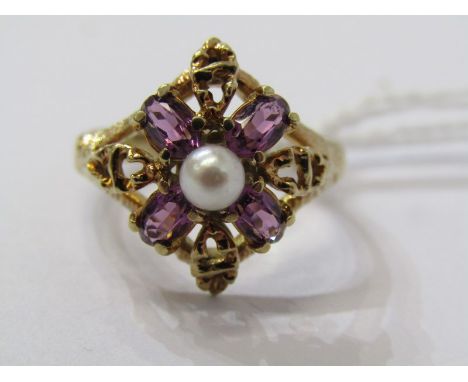 9CT YELLOW GOLD AMETHYST &amp; CULTURED PEARL CLUSTER RING, principal cultured pearl set in the centre of 4 marquise cut amet