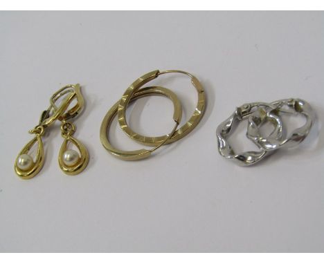 3 PAIRS OF EARRINGS, white gold 2 pairs, yellow gold 1 pair set cultured pearl 