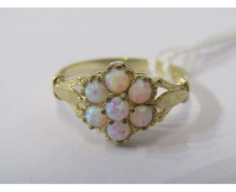 9CT YELLOW GOLD OPAL CLUSTER RING, size P 