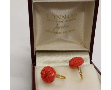 Pair of 9ct gold screw earrings set with floral shaped coral, D: 15 mm, 2.0g. UK P&amp;P Group 1 (£16+VAT for the first lot a