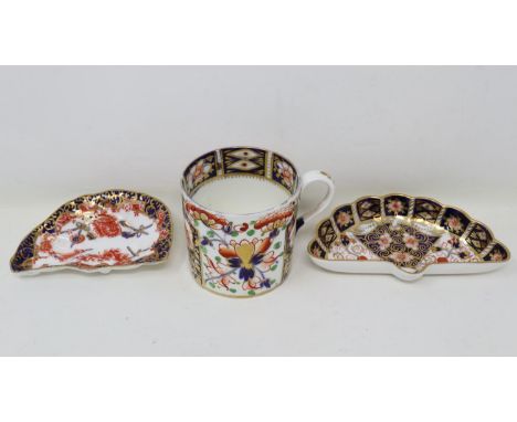 Early Royal Crown Derby coffee can and two trinket dishes, slight wear to gilt, largest trinket dish L: 12 cm. UK P&amp;P Gro