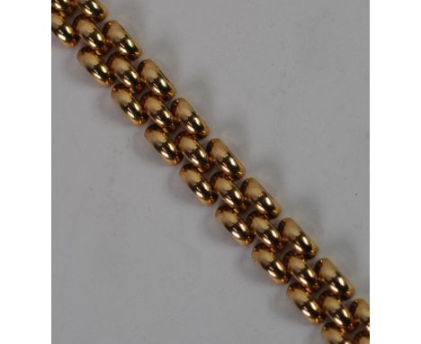 9ct GOLD THREE TOW GATE LINK BRACELET, 9.9gms 