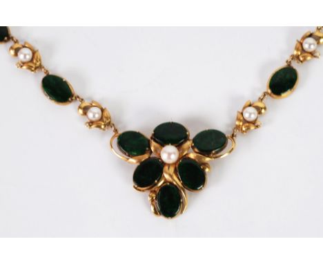 GOLD, CULTURED PEARL AND GREEN HARDSTONE NECKLACE, the front with six gold foliate links each set with a pearl alternating wi