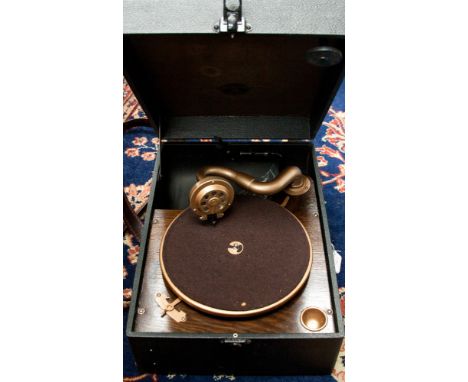 A Columbia Viva Tonal Grafonola portable record player, with three tins of gramophone needles (2) 