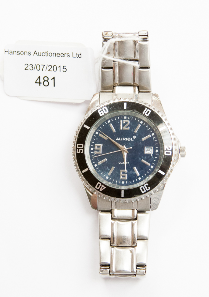 **AWAY*** A gentlemen's Auriol quartz stainless steel bracelet watch