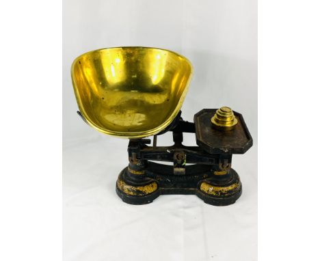 Set of Young Son and Matthew scales with brass bowl and weights, 36cms. Estimate £10-20.