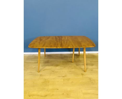 Ercol extending dining table with five legs and a removable folding leaf, 153 x 90 x 72cms (closed) and 225 x 90 x 72cms (ope