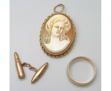 A 9ct gold wedding ring, 4.4g, Y, a 9ct gold mounted Cameo brooch/pendant, 7.7g, 3.8cm, and a single 9ct gold cufflink, 1.5g