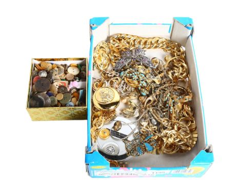 A tray of Vintage and other gilt-metal costume jewellery, necklaces 