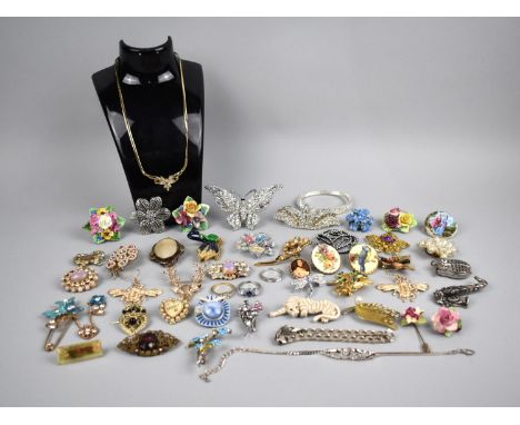 A Large Quantity of Various Vintage and Later Brooches to include Enmel and Jewelled Examples 