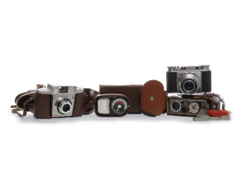VOIGTLANDER PROMINENT CAMERAwith a Ultron 1:2/50 lens, and a Dynaron 1:4,5/100 lens, contained within a fitted leather case; 
