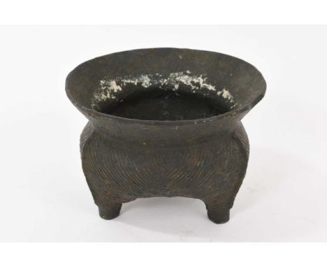 Chinese cast bronze censor, of archaic form, on tripod supports, 14cm diameter