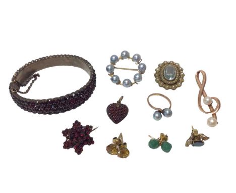 Group of jewellery to include an antique blue stone and seed pearl brooch, Bohemian garnet hinged bangle, ditto heart pendant