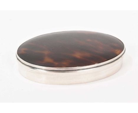 Late Victorian silver and tortoiseshell oval snuff box London 1901, 9cm wide