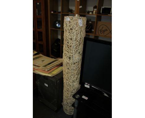 DECORATIVE MODERN FLOOR LAMP / GRADE: UNCLAIMED PROPERTY (DC5)