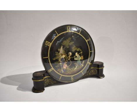 A mid 20th Century Smiths chinoiserie mantel clock, 18.5cm tall x 25cm wide