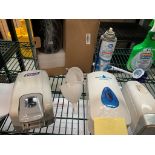 Lot de dispensateurs liquides sanitaires variés