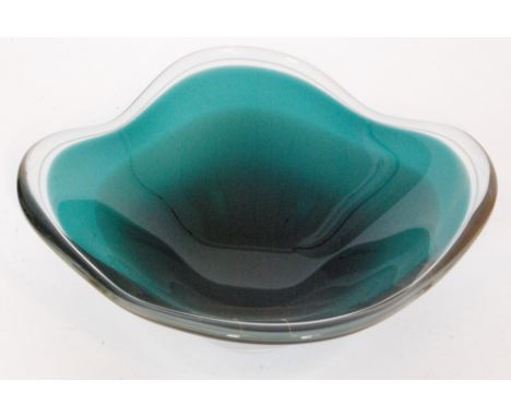 A large post war Flygsfors Coquille glass bowl designed by Paul Kedelv, of flared quatrefoil form case opal over green all in