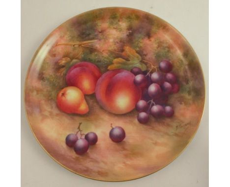 A Royal Worcester plate, decorated with fruit to a mossy background by E Townsend, diameter 9.25ins -&nbsp;Good condition