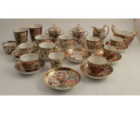 A collection of 19th century Worcester porcelain, to include cups and saucers, covered chocolate cups and saucers, beakers, s