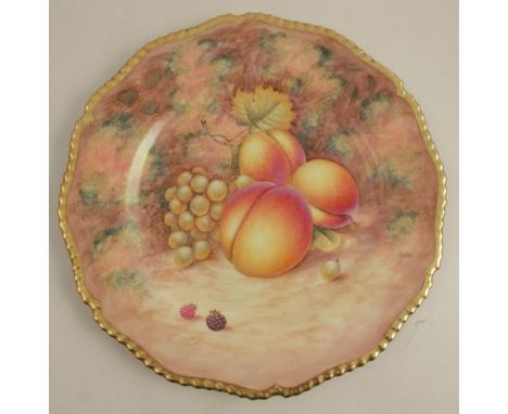 A Royal Worcester plate, decorated with hand painted fruit by Telford, diameter 10.5ins -&nbsp;Good condition