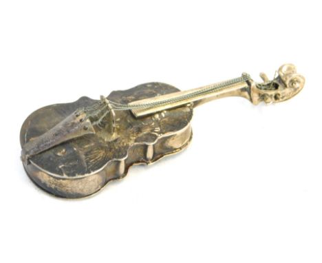 A late 20thC silver snuff box, in the form of a double bass, London assay, 9.5cm, 38.5g.