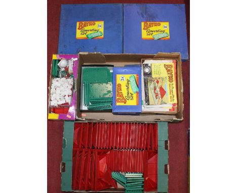 A large collection of various mixed Bayko to include a 3X converting set