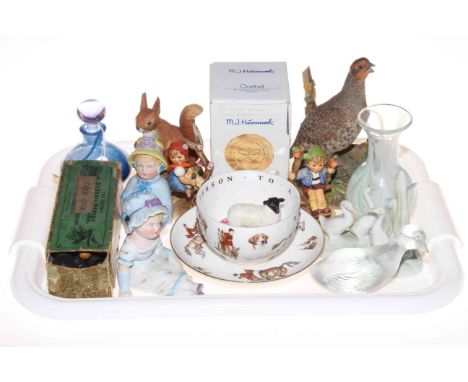 Tray lot with Baccarat, Hummel, Aynsley and other figures, chess pieces, scent bottle, etc.