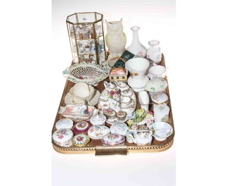 Tray lot with thimble collection, Belleek, many small boxes and decorative pieces, two boxed Royal Worcester plates (50 items