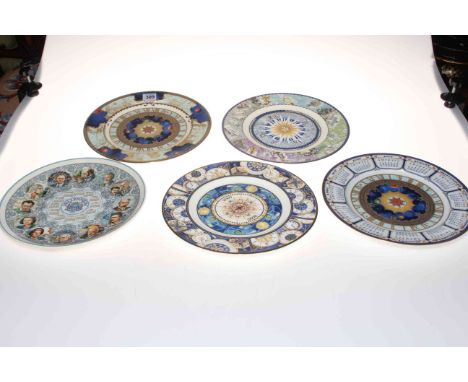 Five boxed Millennium plates including Royal Doulton, Royal Worcester, Wedgwood.