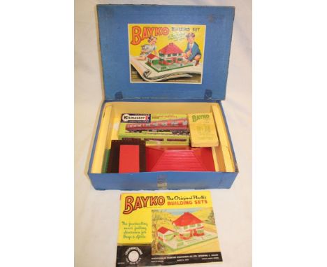 A Bayko No. 3 building set, complete in original box