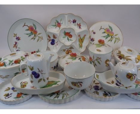 ROYAL WORCESTER EVESHAM OVEN TO TABLE WARE, SERVING PLATES &amp; DISHES - to include covered tureens, 17 pieces