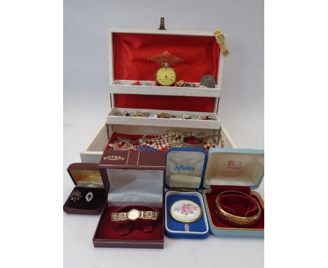 VICTORIAN &amp; LATER JEWELLERY, WATCHES ETC IN A VINTAGE JEWELLERY BOX to include a Miracle stone set brooch, untested possi